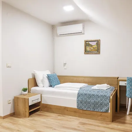 Grand Park Rooms & Apartments Cacak Exterior photo