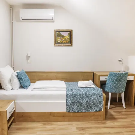 Grand Park Rooms & Apartments Cacak Exterior photo