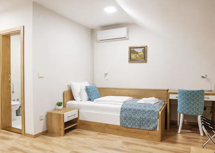 Grand Park Rooms & Apartments